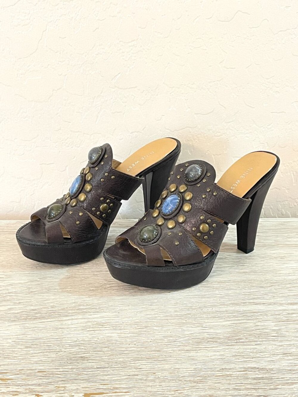 Nine West Platform Heels Sandals Brown Leather Stone Gold Stud Slides 6